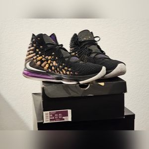 Nike Lebron 17 Lakers